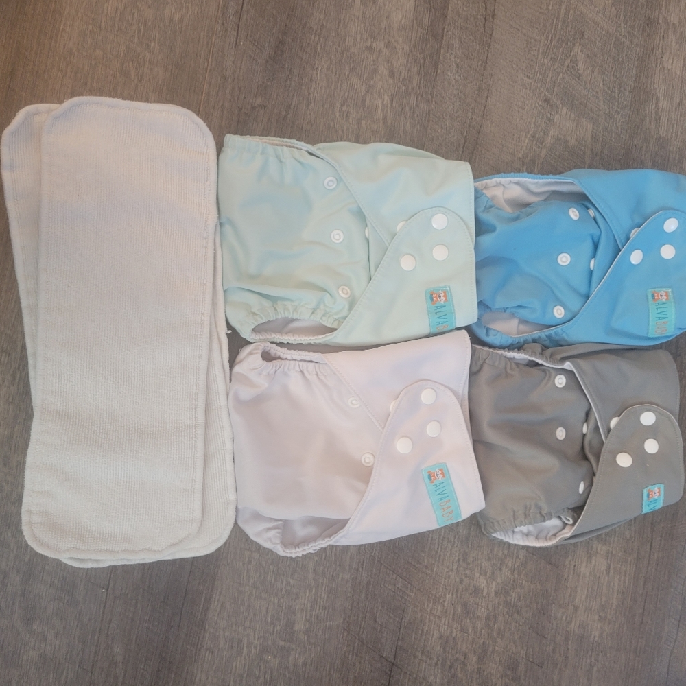 4 Alvababy Pocket Cloth diapers with inserts